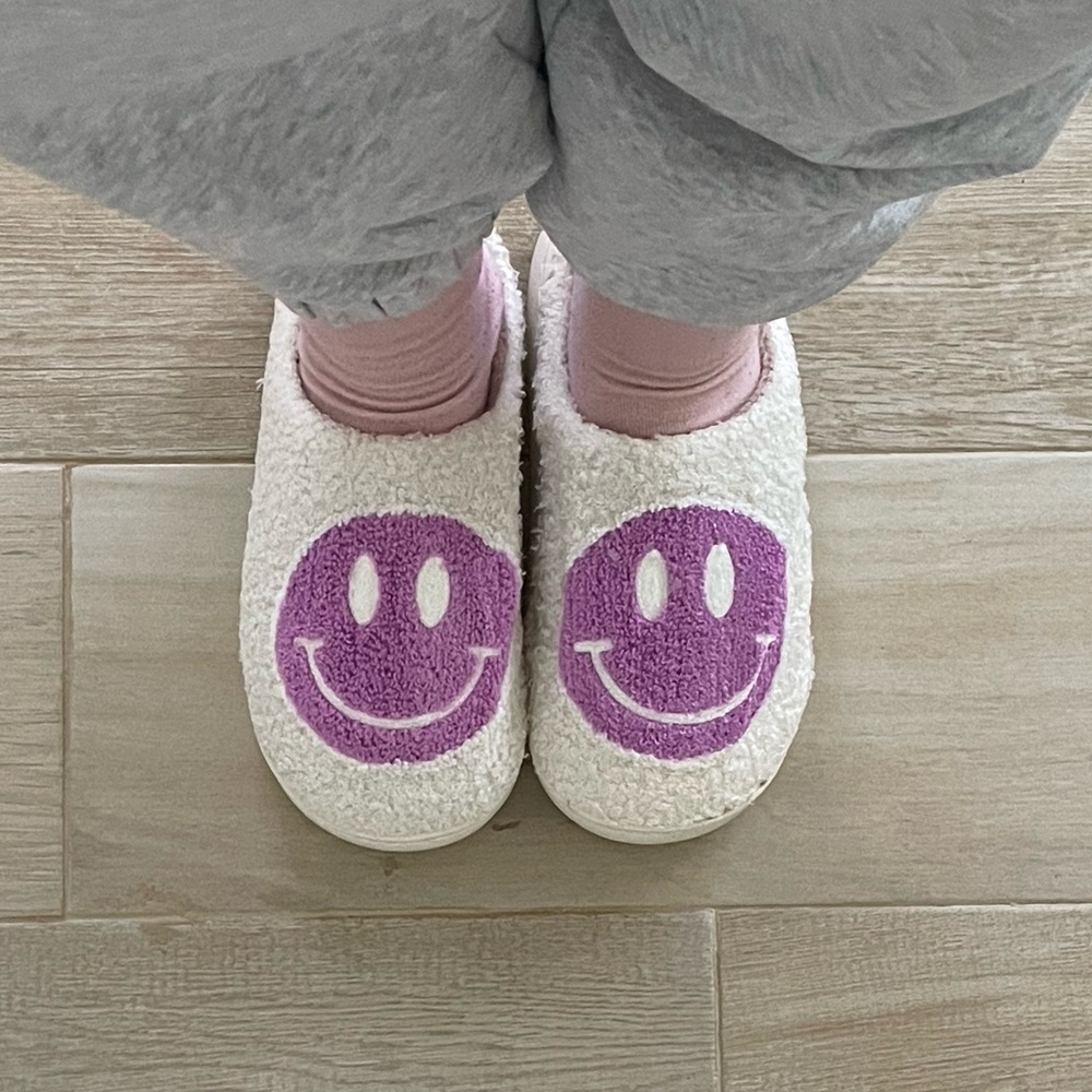 Smiley Slipers - Picture 1 of 3